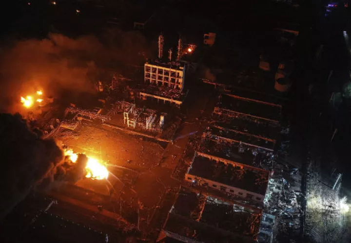 Foto aérea donde se observa la magnitud de la explosión. Foto: AP. 