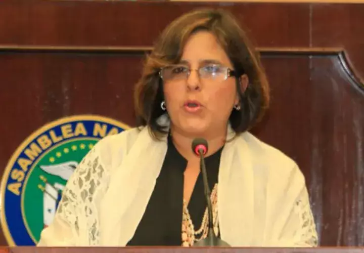 Eyda Varela de Chinchilla desconoce del fondo de fibra óptica para aumento a jubilados. 