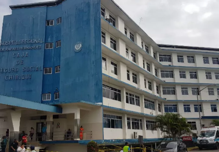 La señora falleció en el cuarto de urgencias del hospital Rafael Hernández. 