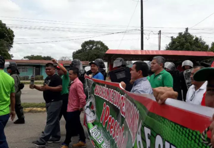 Los docentes de Camarón y la comunidad estuvieron en una manifestación de varios días en la comarca Ngäbe-Buglé.