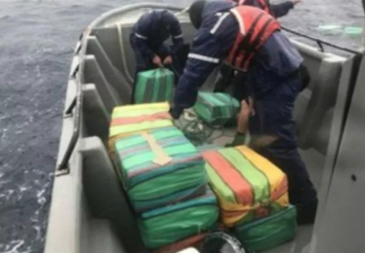 Los 50 paquetes de droga recuperados en la frontera con Panamá. 