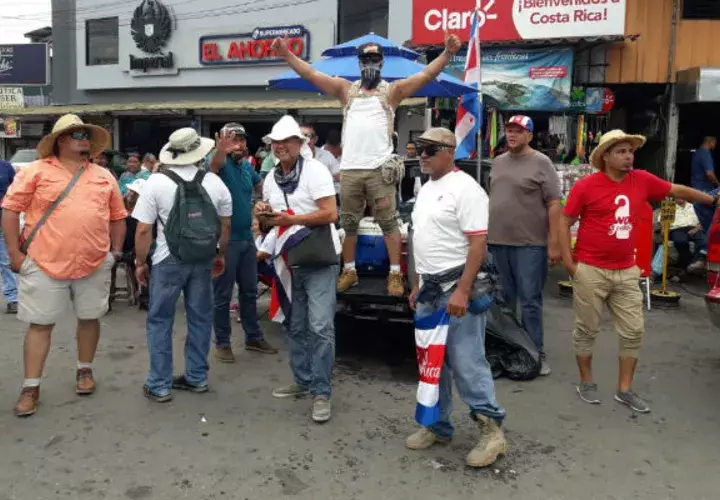  Los manifestantes en Paso Canoas se tomaron las calles. Foto: Mayra Madrid.