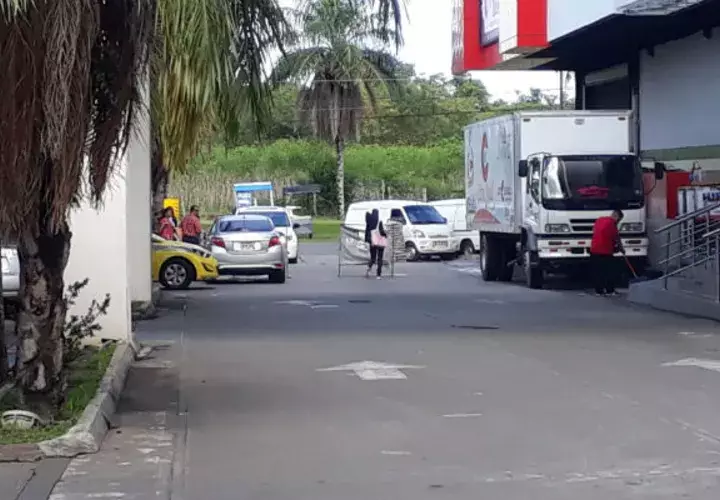  La parte posterior del centro comercial City Mall, en David, de donde salieron los empresarios palestinos en Chiriquí.  