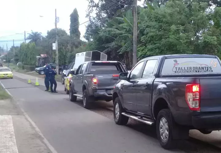 Se montaron varios operativos para dar con los delincuentes que robaron en el minisúper. Foto/José Vásquez