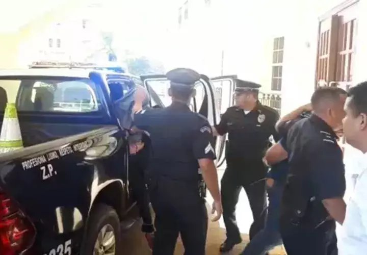 Por este caso se le formularon cargos el sábado por privación de libertad en la modalidad de secuestro y robo agravado a Lenin Carlos Martínez  de 41 años, Laid Said de 36 años y Alvin Gutiérrez  de 22 años y ex agente de la Policía Nacional.