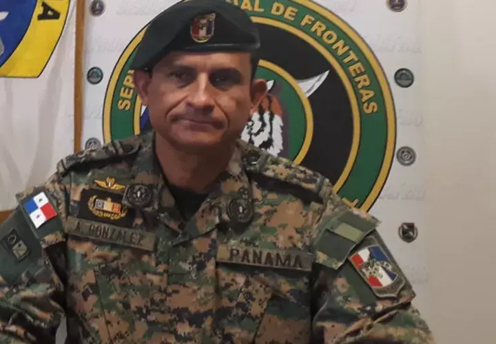 El comisionado Armando González, revela que solo en la última semana se han decomisado 359 paquetes de cocaína. foto/José Vásques