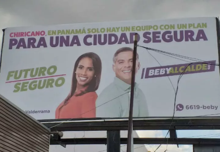 La valla propagandística fue colada en la calle F Sur de David. Foto: Mayra Madrid. 