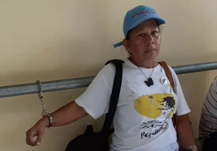 Ligia Arreaga fue esposada. Foto: Mayra Madrid.
