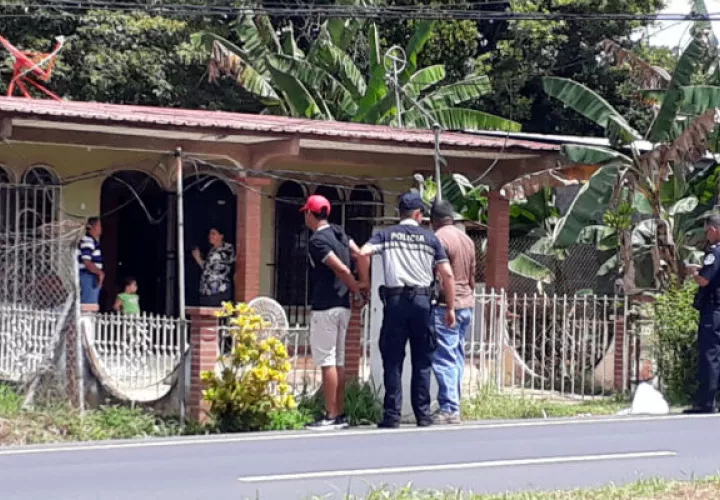 Unidades de la Policía Nacional dieron con el paradero de los sospechosos en Chitré.  