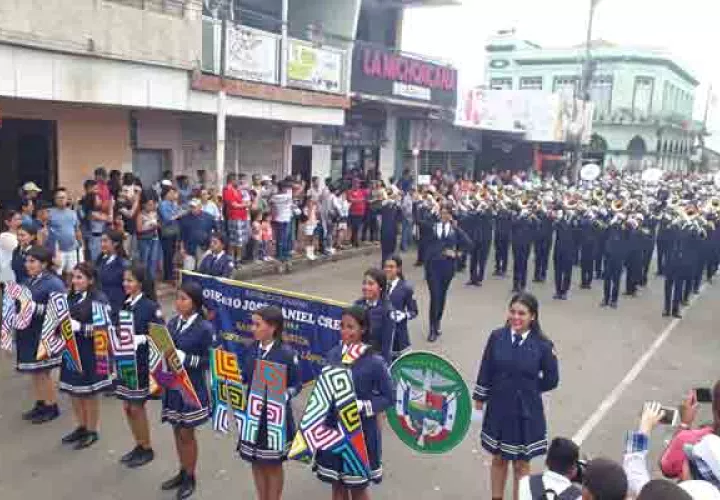 El 15 de diciembre próximo viajarán a San José, Costa Rica para participar en el desfile de La Luz. Foto/Thays Domínguez