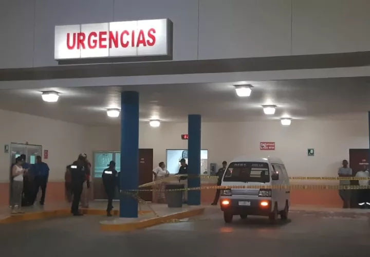 La víctima fue trasladada en un panel a recibir atención médica en el hospital Gustavo Nelson Collado, sin embargo murió antes de  ser atendido por los galenos. Foto/Thays/Domínguez