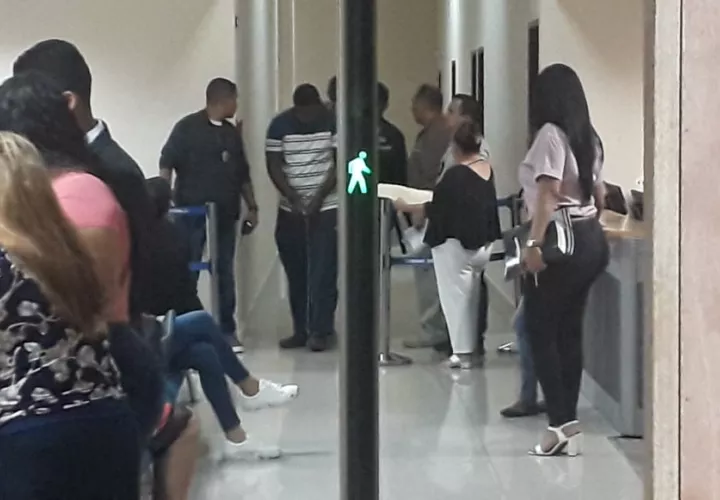 Chofer del coaster es detenido provisionalmente; no socorrió a las víctimas tas el accidente. Foto: Yaissel Urieta.