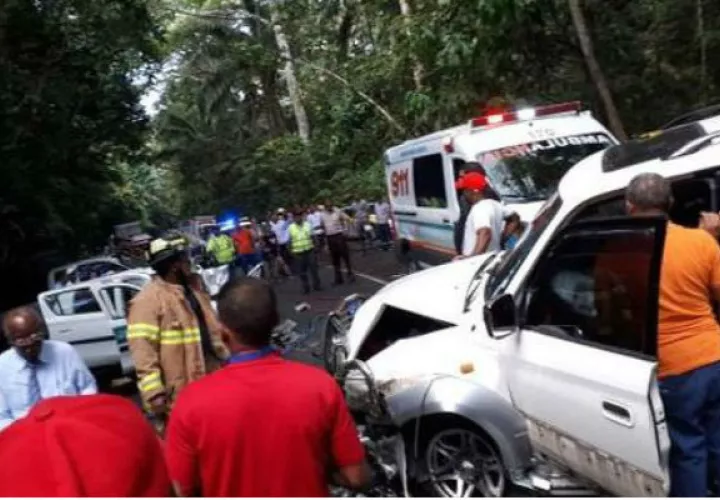 Impactante choque entre varios vehículos. Foto: @TraficoCPanama 