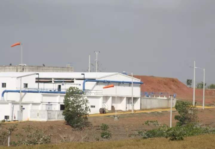 Una semana atrás, más de 60 mil clientes del Idaan en el distrito de Arraiján se vieron afectados una semana, por la falta de agua potable, a consecuencia del daño registrado en un transformador de energía de la potabilizadora de Laguna Alta.