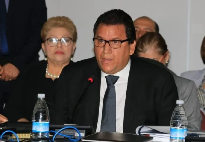El titular del Meduca deberá responder todo sobre el inicio del año escolar.