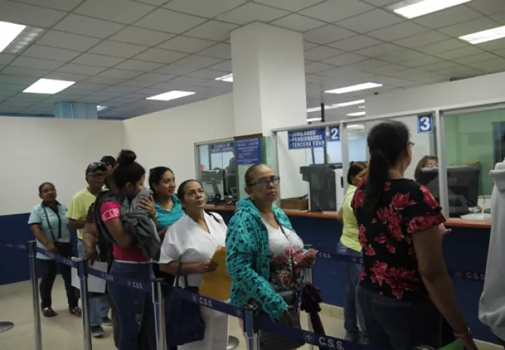 Más de 5 mil pacientes acudieron a buscar una cita de especialidad médica.