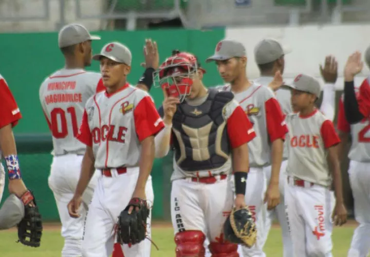 Coclé ganó en cinco entradas. Foto Fedebeis