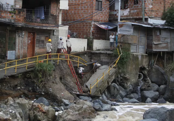 Vista general de una de las zonas afectadas en el barrio El Pesebre. FOTO/EFE