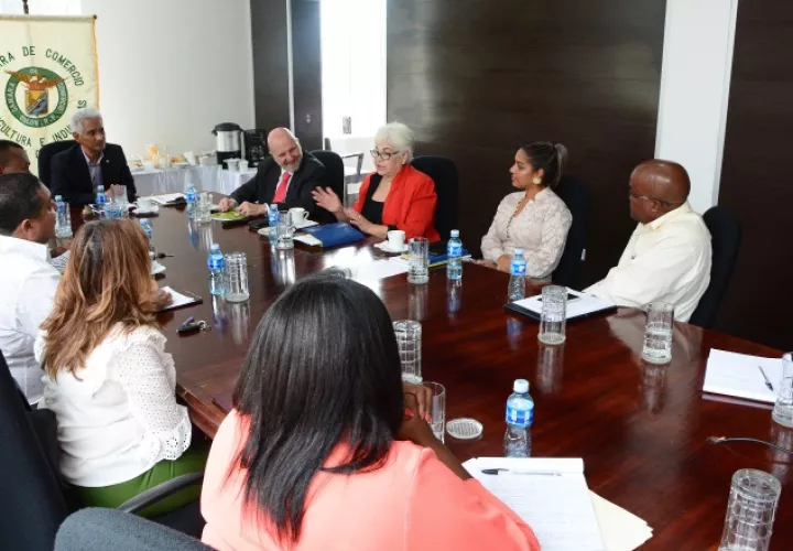 Empresarios de Colón se reúnen para  hablar de Puerto Libre. Cortesía