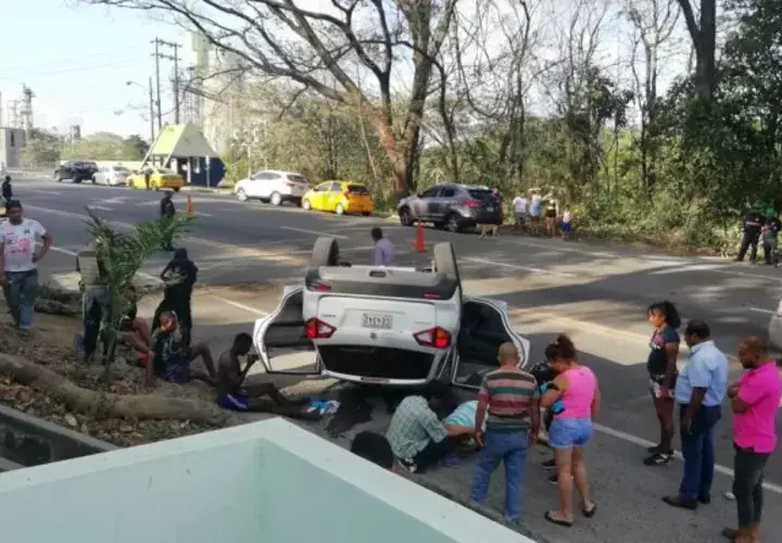 Las autoridades investigan las causas del accidente. Foto/Diómedes Sánchez