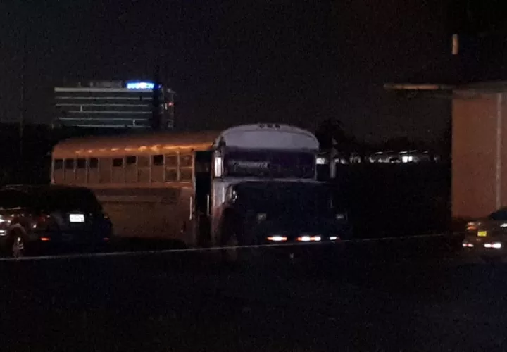 El incidente ocurrido dentro de un autobús. Foto/Diómedes Sánchez