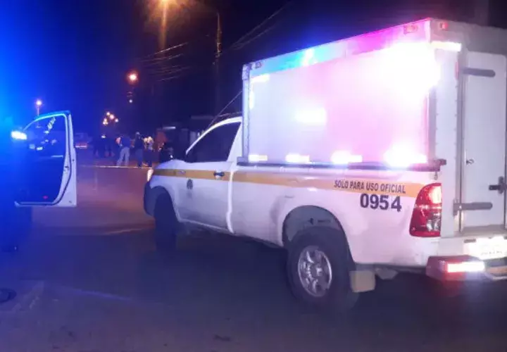 Personal de Criminalística llegó al lugar, donde mataron al joven en la provincia de Colón. 