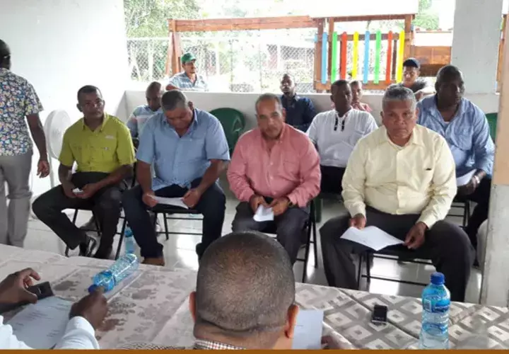 El Consejo Municipal de Colón se reunió para tratar el tema del desfile del 5 de noviembre. Fopto /Diómedes Sánchez