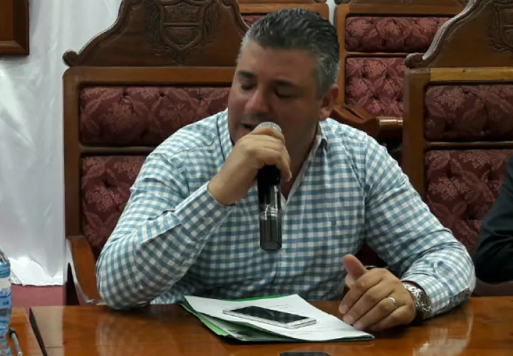  El ex alcalde de Colón, Federico Policiani fue detenido la mañana de este sábado tras una denuncia de su esposa Ariana de Policani. Foto: Diómedes Sánchez S.