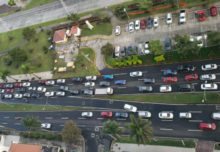 Colapso y caos vehicular en la capital por la visita del presidente chino Xi Jinping. Foto: Panamá América.