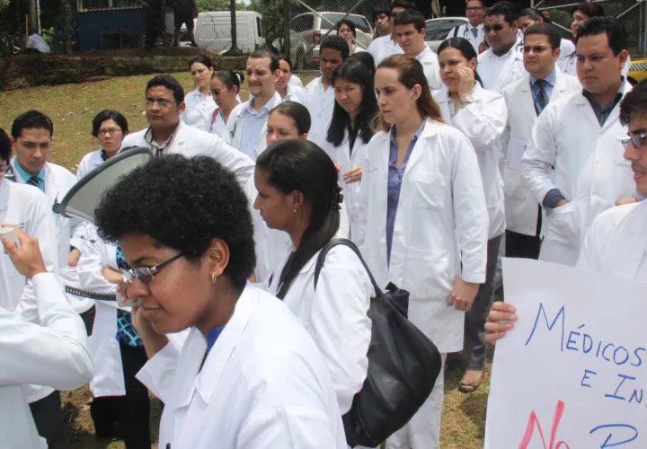 La Comisión Médica Negociadora Nacional (Comenenal). 