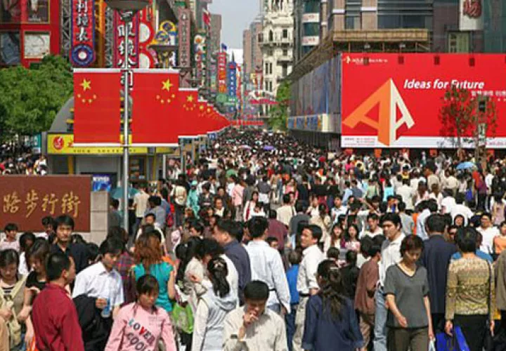 Las exportaciones chinas aumentaron en un 2,6 %, mientras que las importaciones se redujeron en ese mismo porcentaje. Foto/EFE