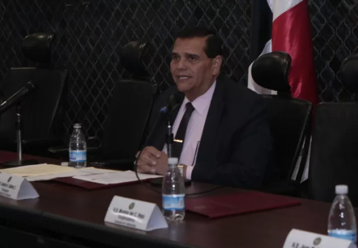 por "falta de cuórum" no se realizó la convocatoria, explicó el presidente de la comisión, Sergio Gálvez, quien adelantó que esta falta de interés se convierte en un mal presagio