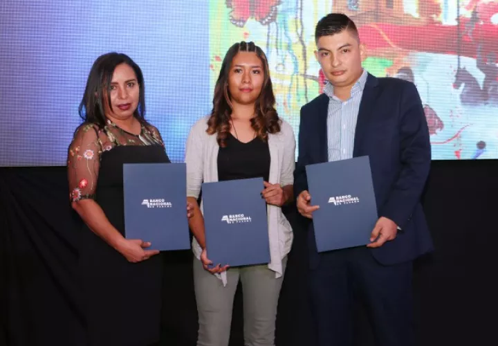 Ganadores del Concurso Nacional de Artistas Noveles del año pasado.  Cortesía