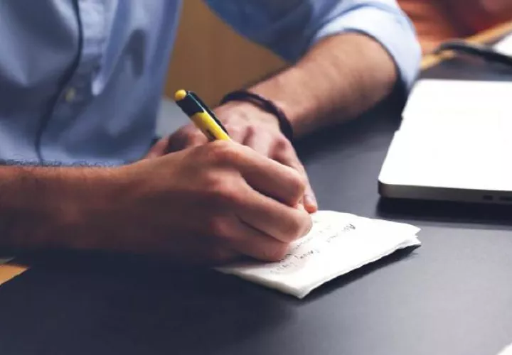 Concurso de ensayos universitarios 'Ideas para el futuro'.  Foto: Pixabay 