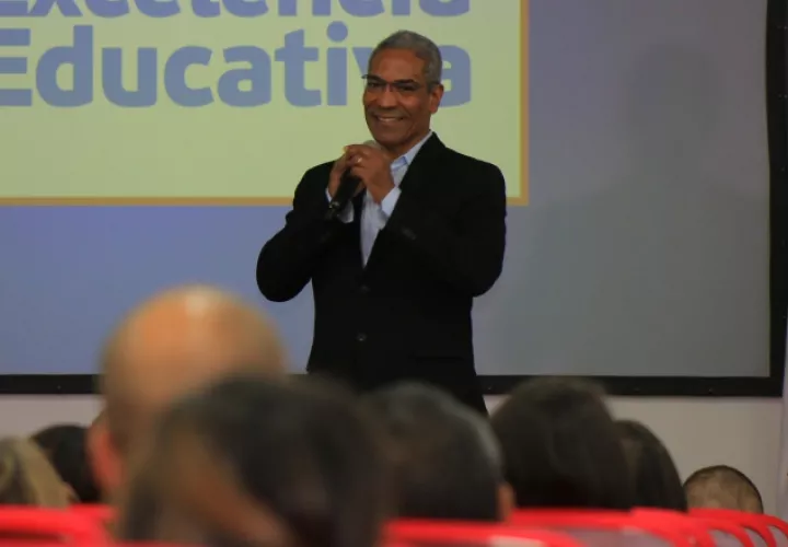 Dr. Julio Escobar, presidente de la Fundación para la Promoción de la Excelencia Educativa.  Cortesía