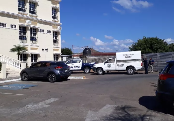 Esta persona igualmente es responsable del delito de lesiones en perjuicio de tres unidades de la Dirección de Investigación Judicial, a quienes el 10 de mayo del 2018, durante una diligencia, amenazó y les disparó con un arma de fuego. Foto/José Vasquez