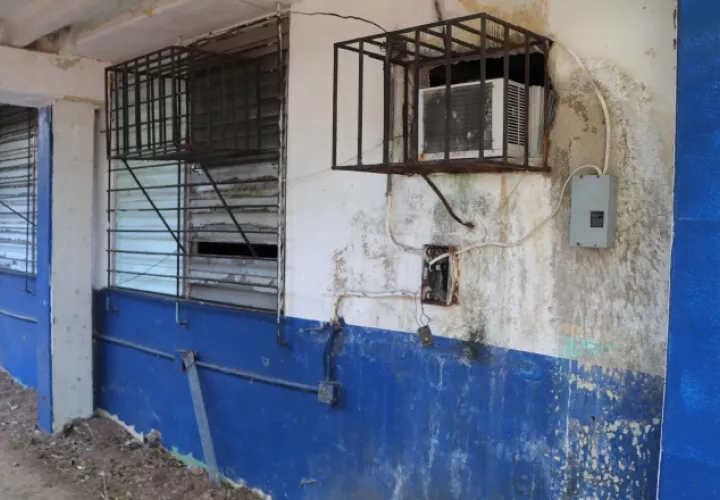 Imagen de cómo se encuentra parte de la estructura del  instituto Fermín Naudeau. Foto de Cortesía