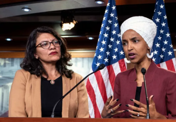 Ilhan Omar (der.) and Rashida Tlaib en el Capitolio, Washington. Foto: EFE.