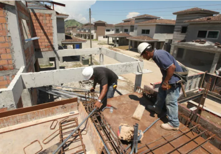  La inversión el área comercial cayó un 28%, informó la Capac. Foto/Archivo