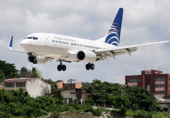 El avión sufrió un desperfecto que provocó que el piloto al mando aterrizara de emergencia en México. Foto: Redes sociales.