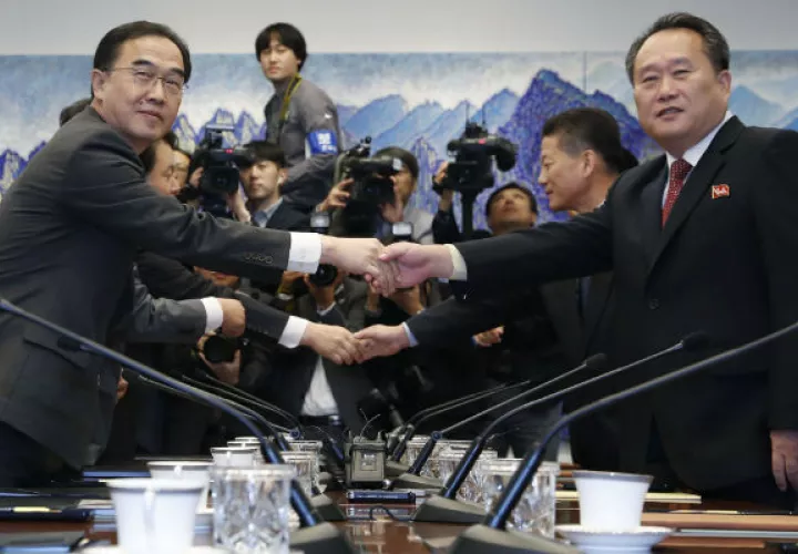 La reunión estuvo encabezada por el ministro surcoreano de Unificación, Cho Myoung-gyon, y su homólogo norcoreano, Ri Son-gwon, del Comité para la Reunificación Pacífica de la Corea.