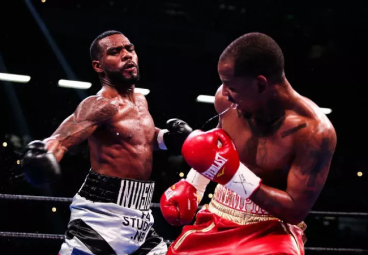 Corrales castiga a Miller Foto @ShowtimeBoxing