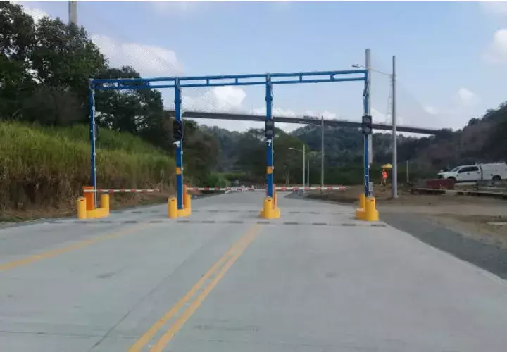 Roberto Roy ministro de asuntos del Canal resaltó que los camiones que no tengan dinero no podrán pasar. Foto/Clarissa Castillo