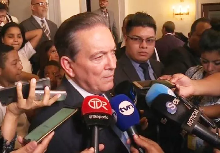 Dio declaraciones en la inauguración simbólica del Teatro Nacional. Foto de Twitter