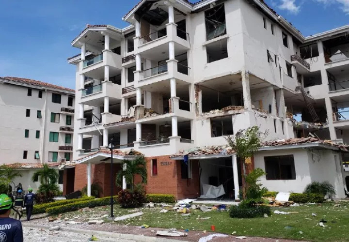 El edificio afectado tendrá que pasar por un proceso de evaluación y reconstrucción para que las familias puedan regresar a vivir. Foto de cortesía