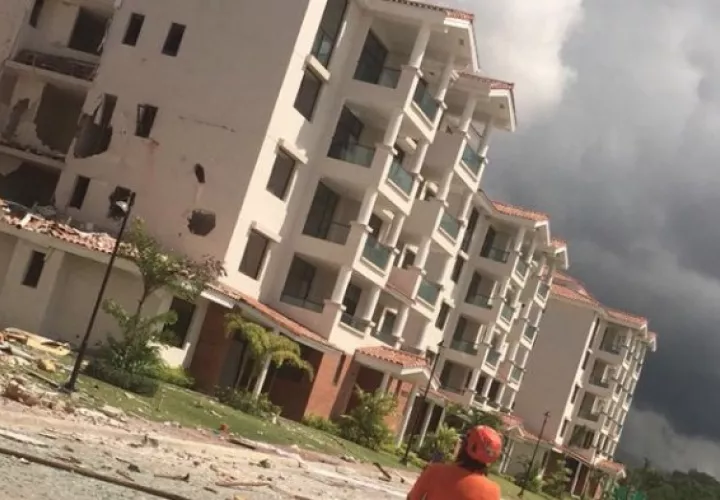 Edificio en Costa Sur. 