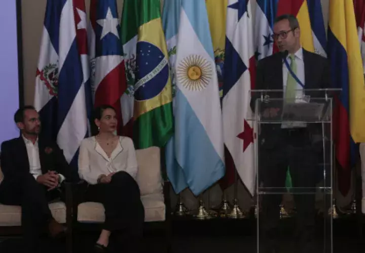 El taller realizado hace unos días busca generar un diálogo regional sobre la problemática del lavado de activos a través del comercio. Foto: Víctor Arosemena