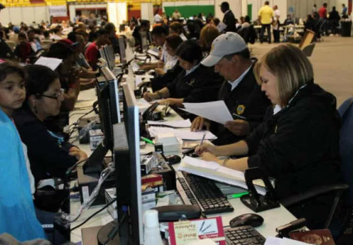 Con el  Crisol de Razas se buscaba legalizar a extranjeros con trámites menos engorrosos a los que debe cumplir de forma regular.