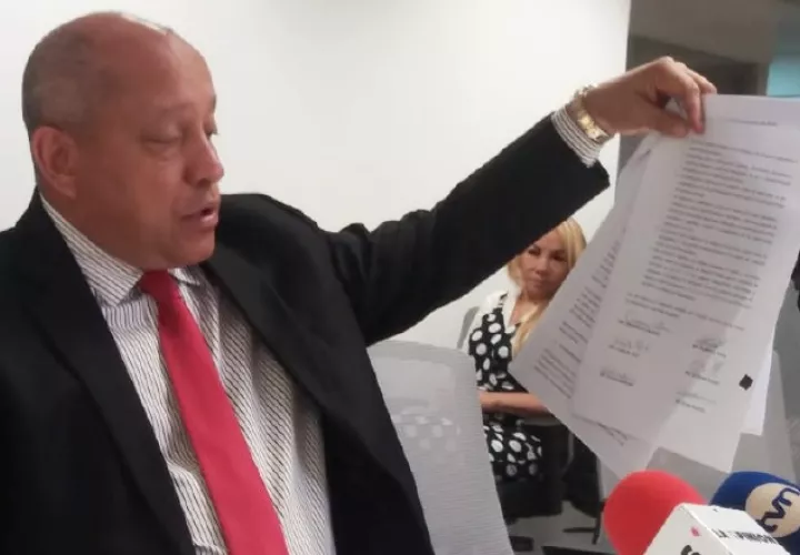 Adames dijo que la responsabilidad es compartida con los otros firmantes. Adiel Bonilla