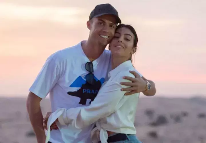 Cristiano Ronaldo junto a Georgina. Foto Instagram